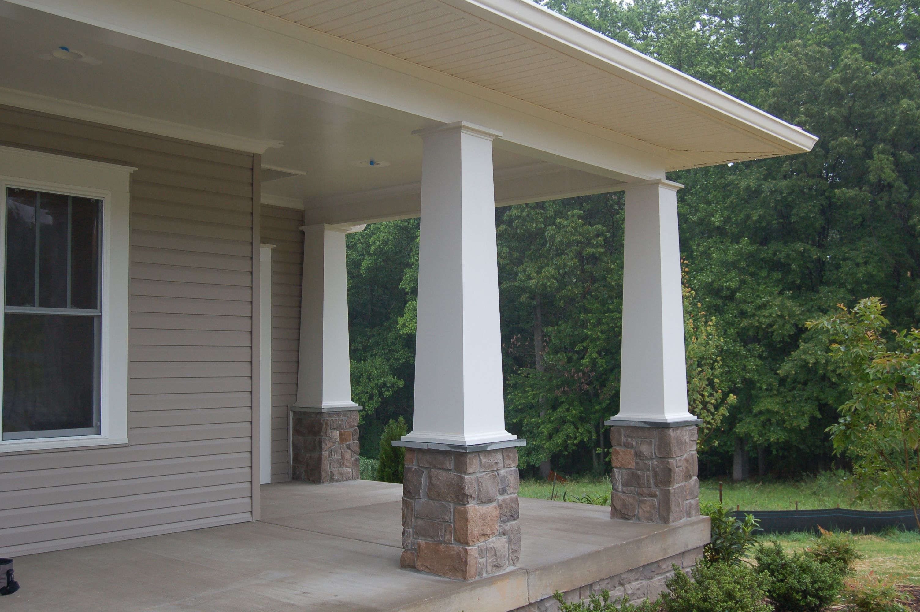 Taj Contractor - Concrete Pillars image.